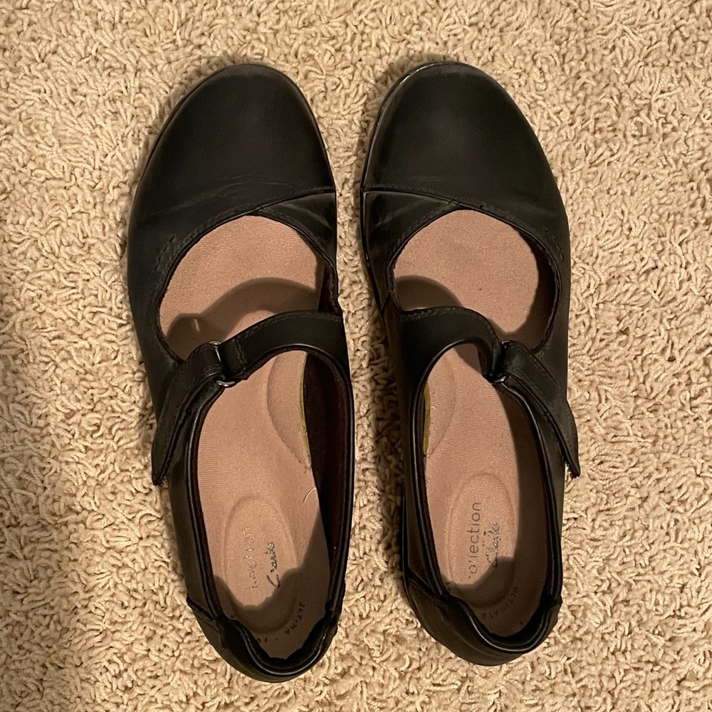 Clark flats with straps size 8